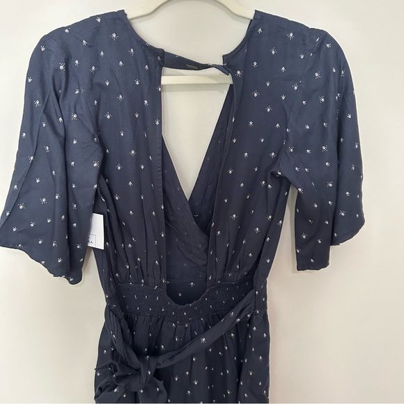 NWT O'NEILL Gabriella Open Back Flutter Sleeve Romper Navy Size Small - Picture 9 of 10